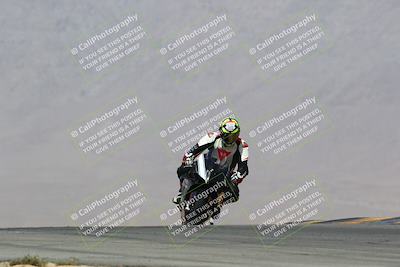 media/Mar-28-2022-Superbike Trackdays (Mon) [[b8603d0f67]]/Advanced Group (1pm-130pm)/Turn 9/